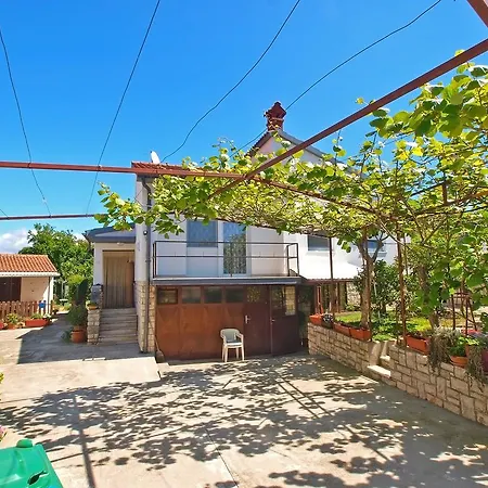 Apartment Ivan 535 Pula